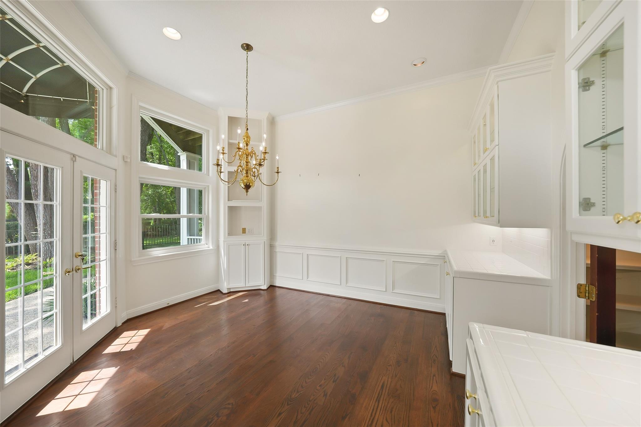 5607 Walnut Point Drive