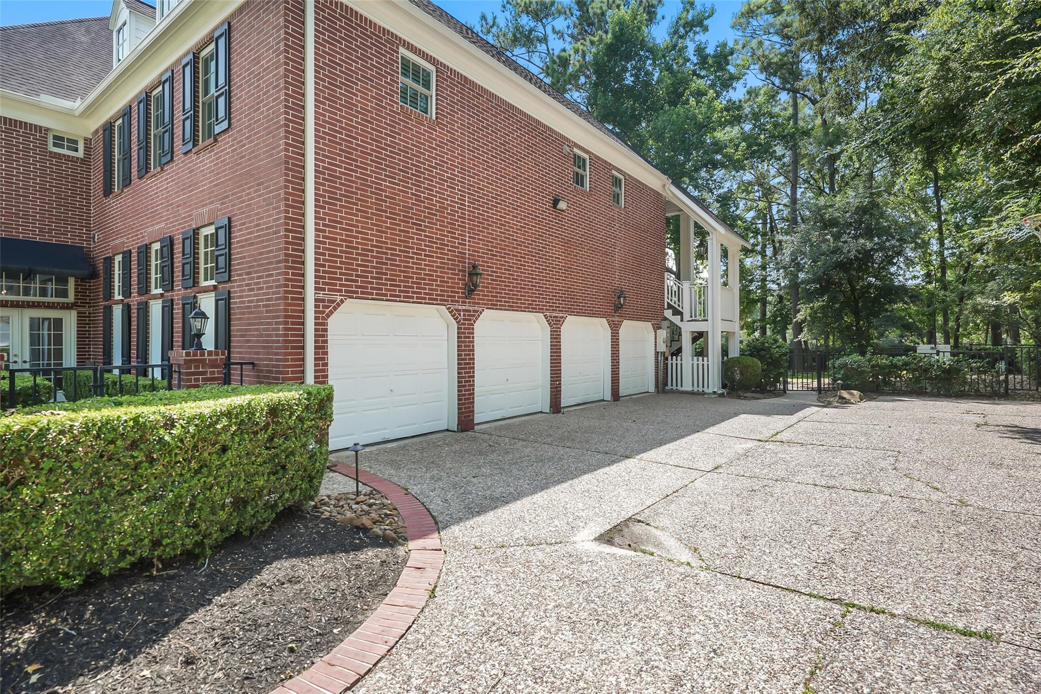 5607 Walnut Point Drive