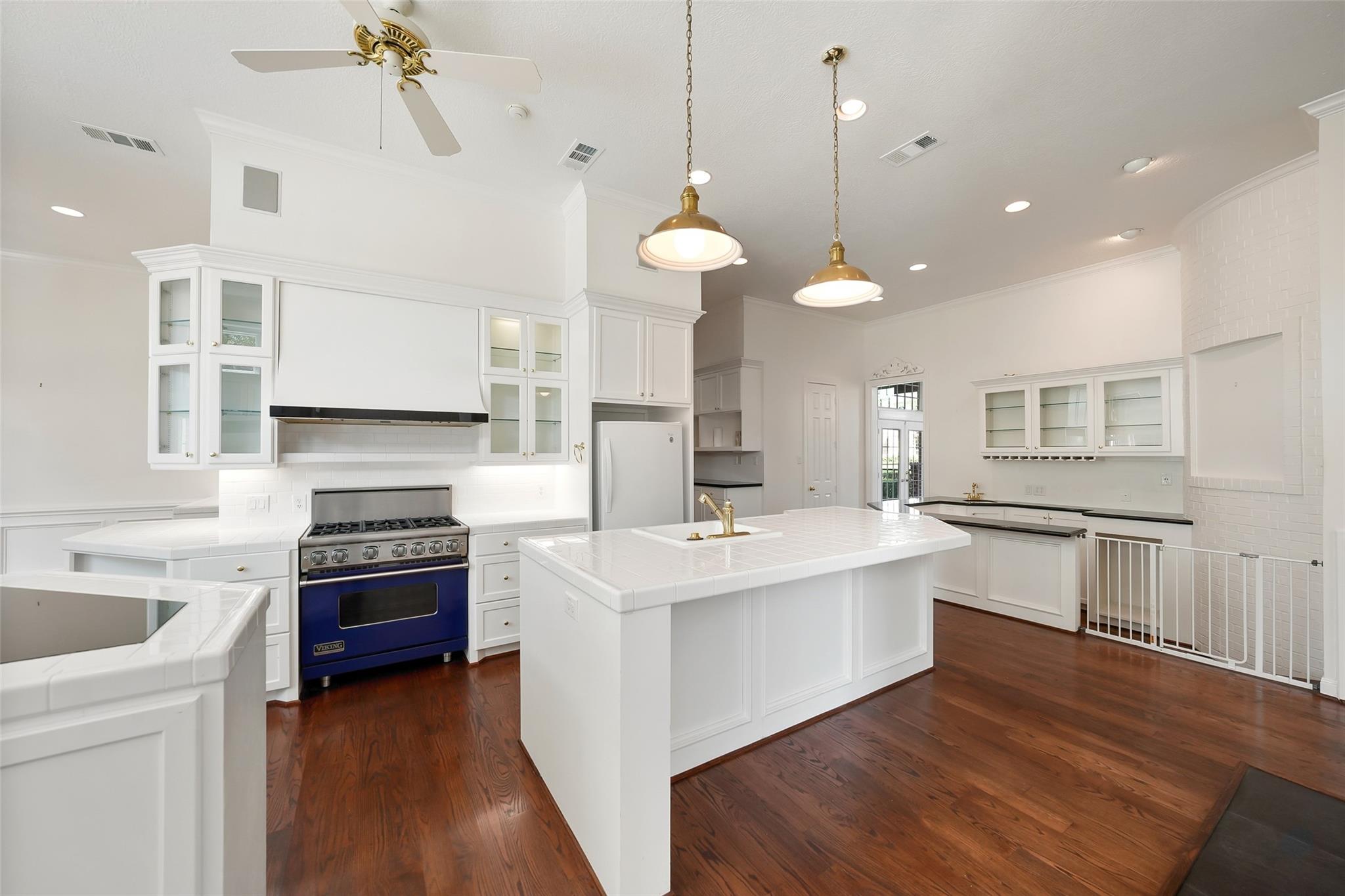 5607 Walnut Point Drive