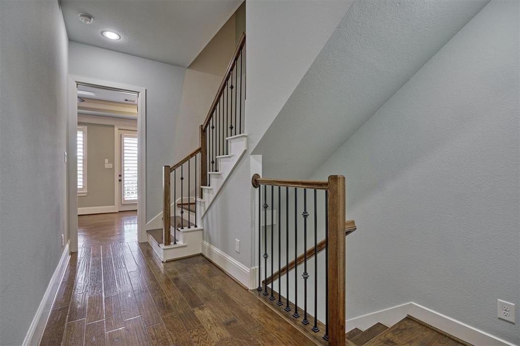 2 Rafters Row