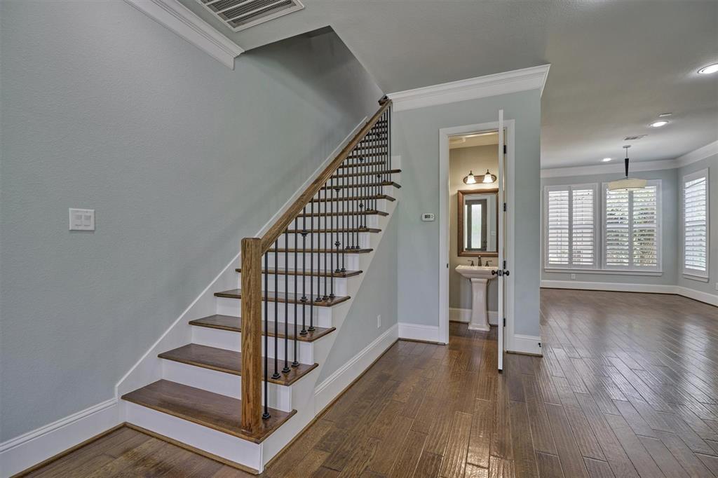 2 Rafters Row