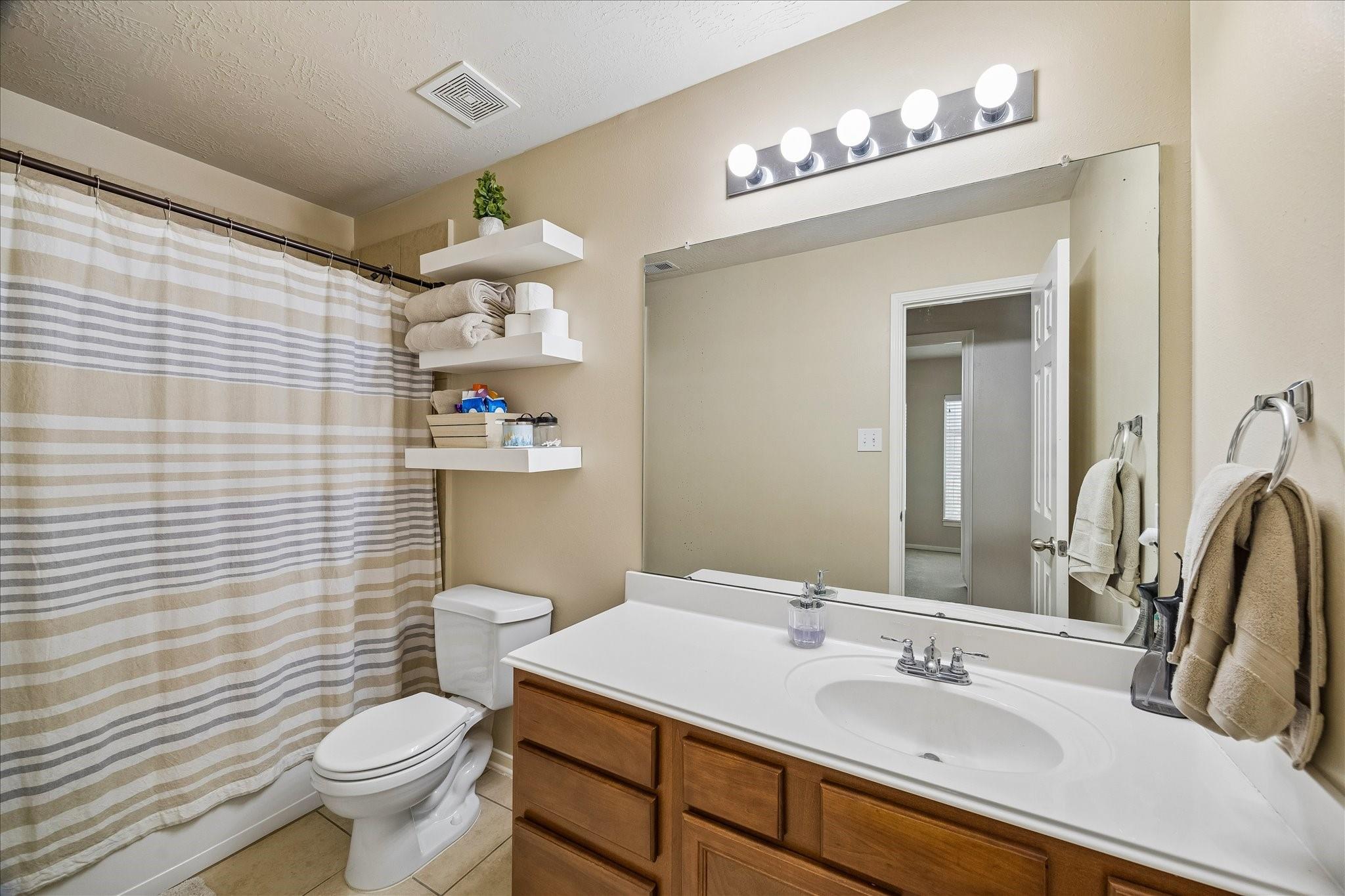 4527 Kenya Manor