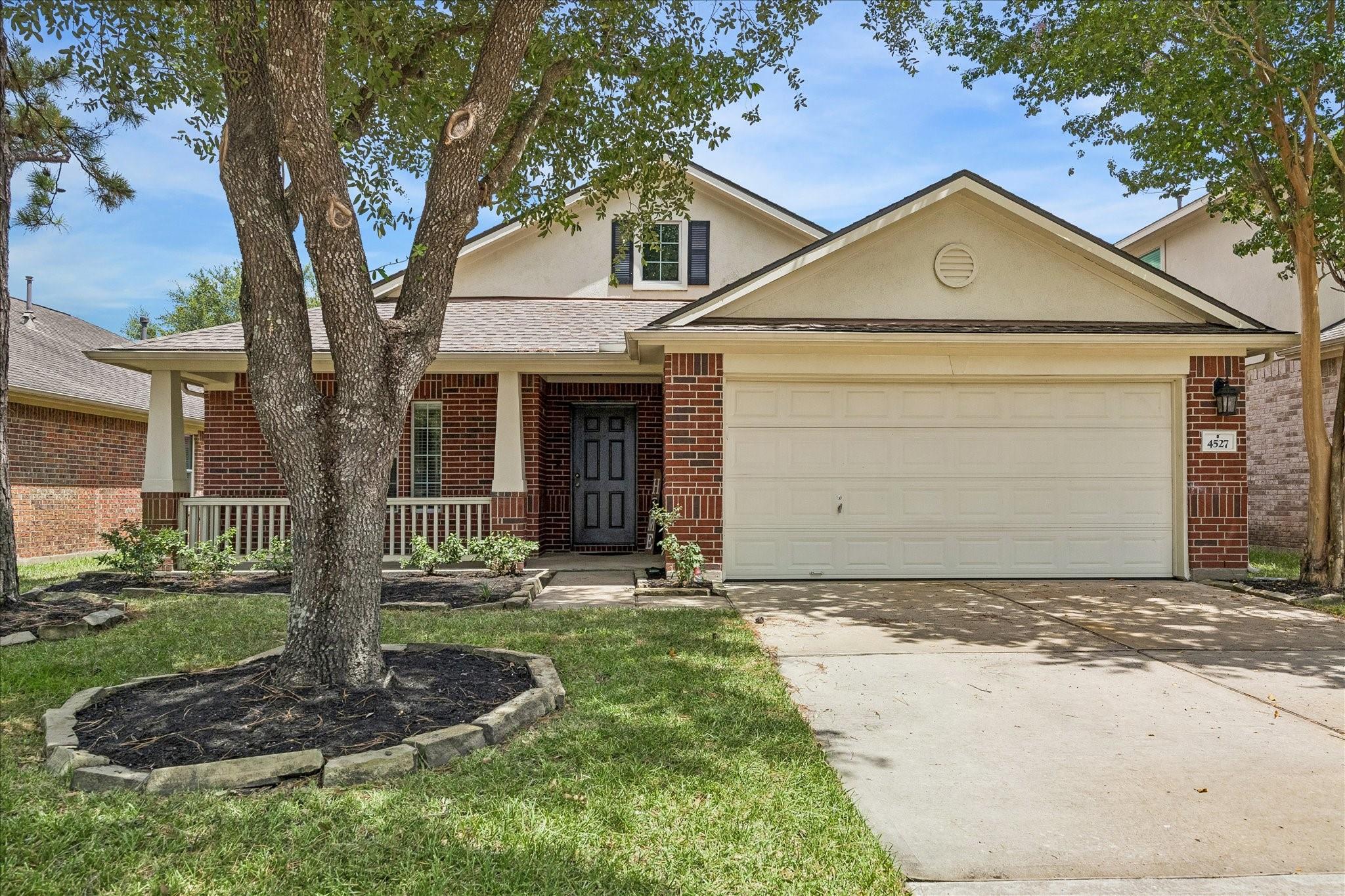 4527 Kenya Manor