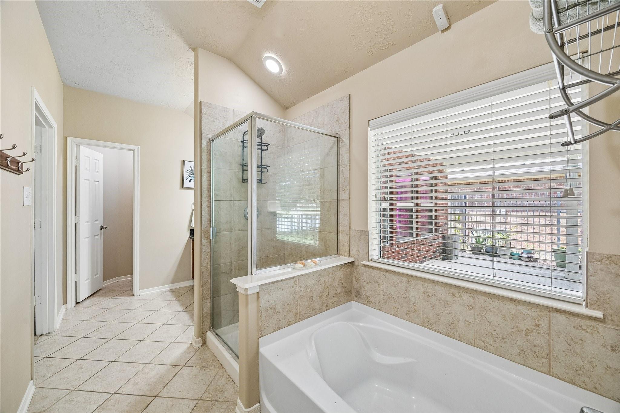 4527 Kenya Manor