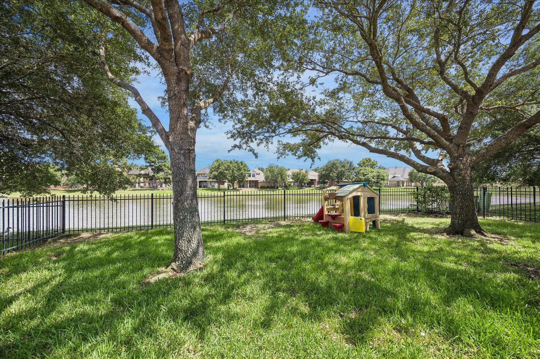 4527 Kenya Manor
