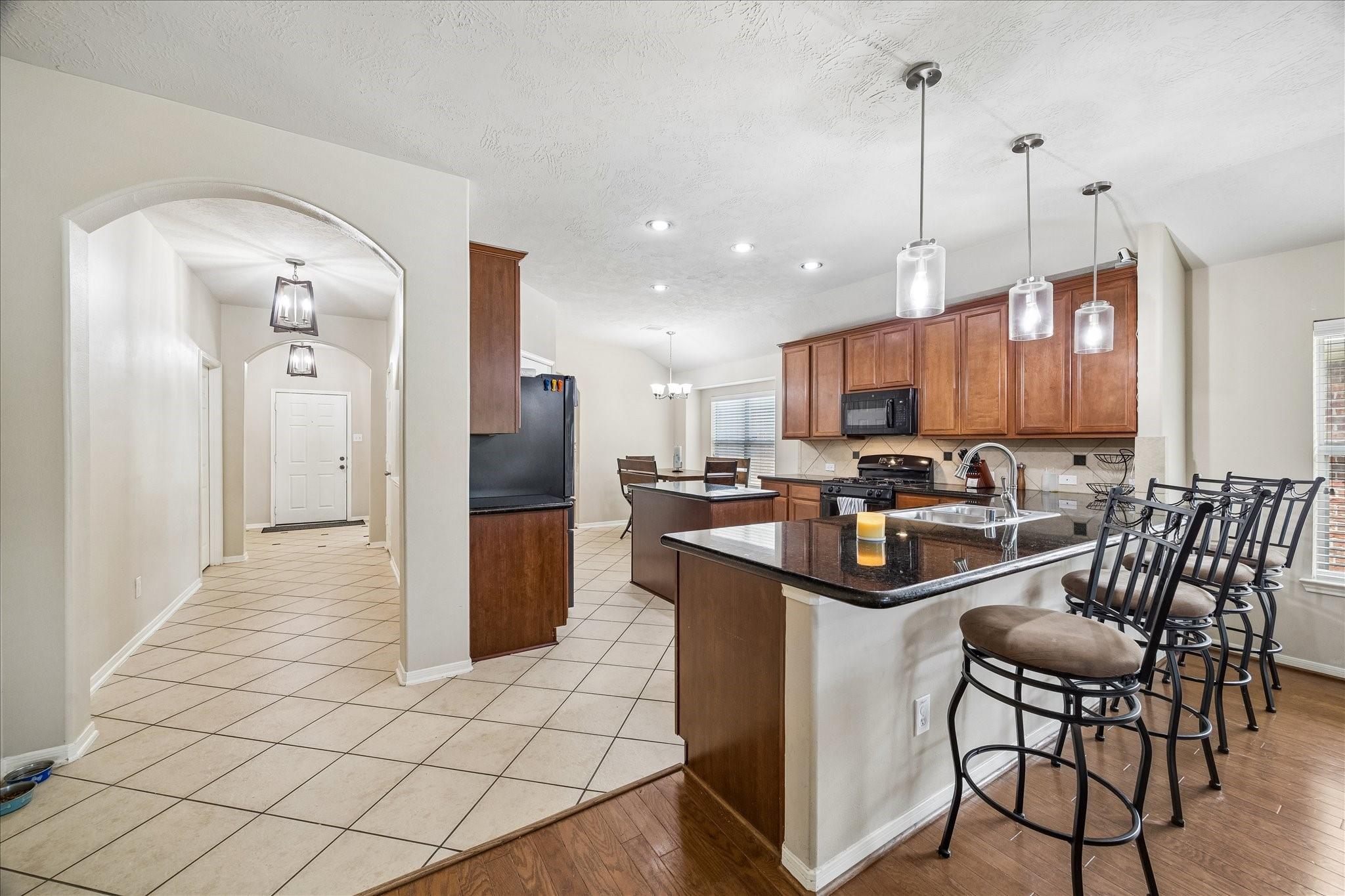 4527 Kenya Manor