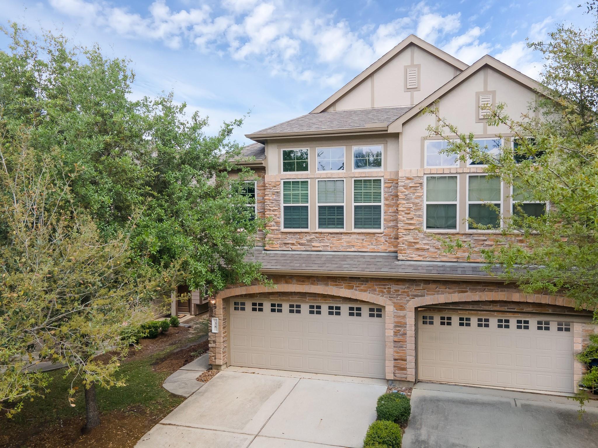 38 Aventura Place