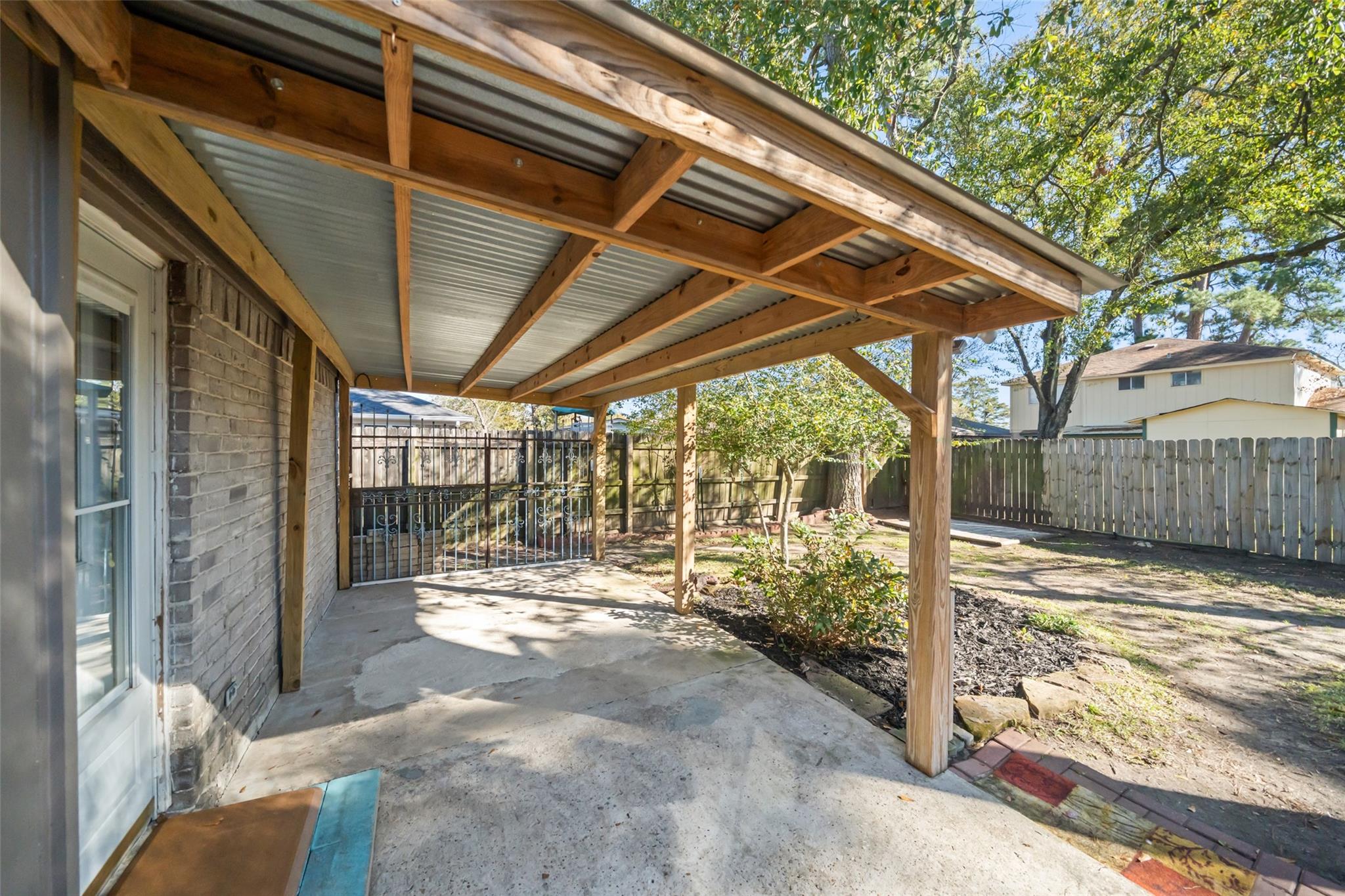 6930 Maple Fox Drive
