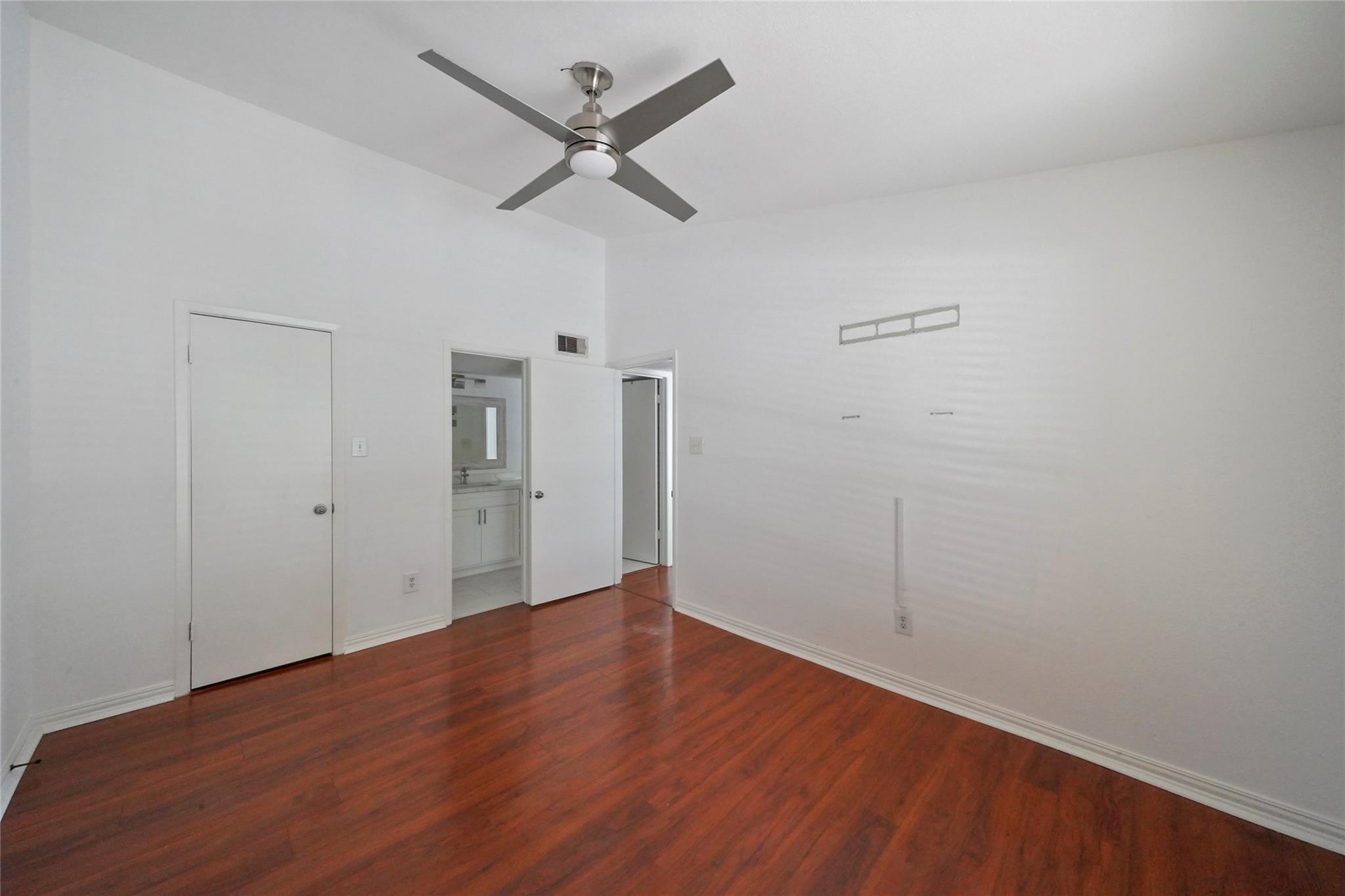 3900 Woodchase Drive # 52