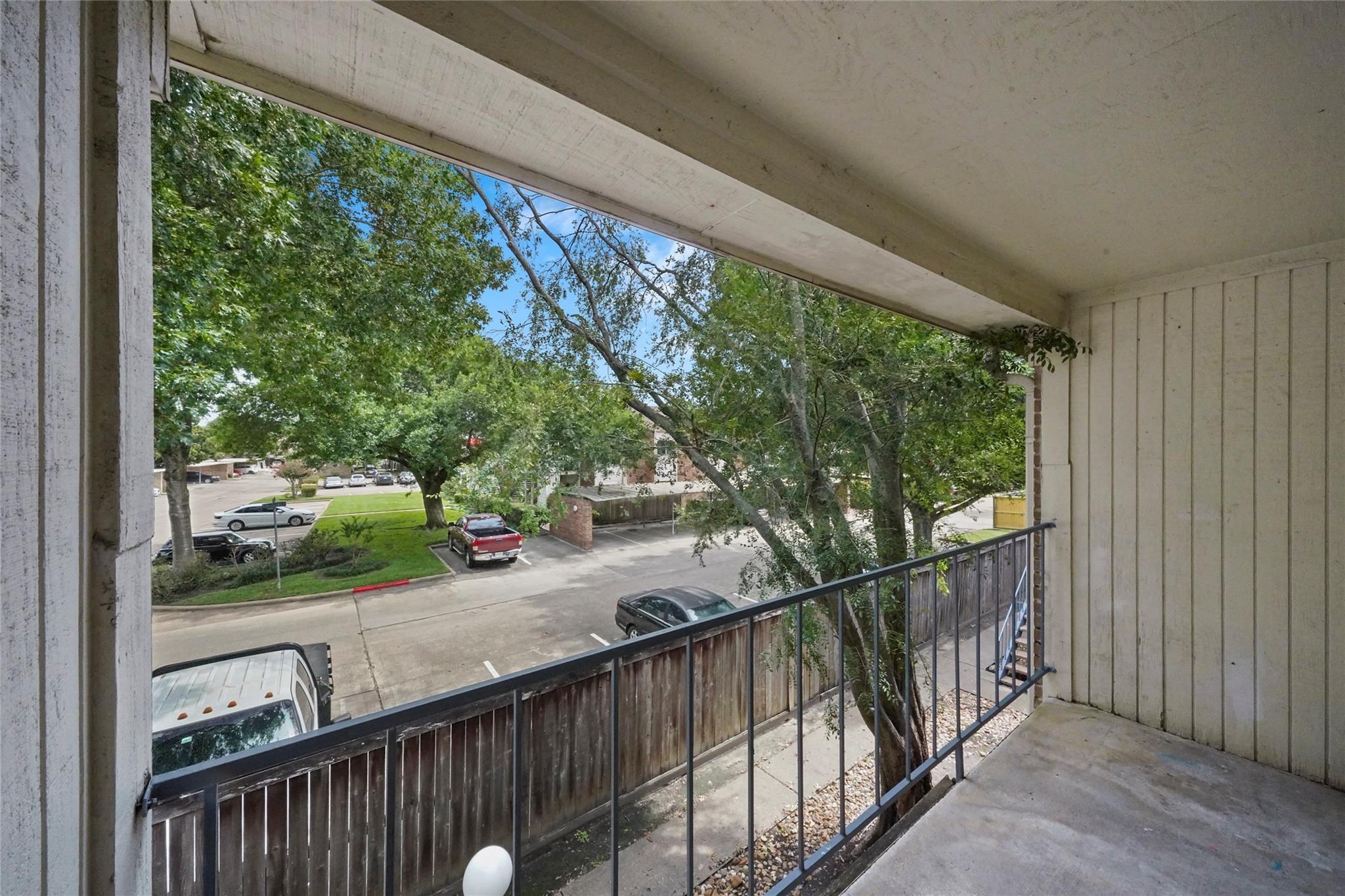 3900 Woodchase Drive # 52