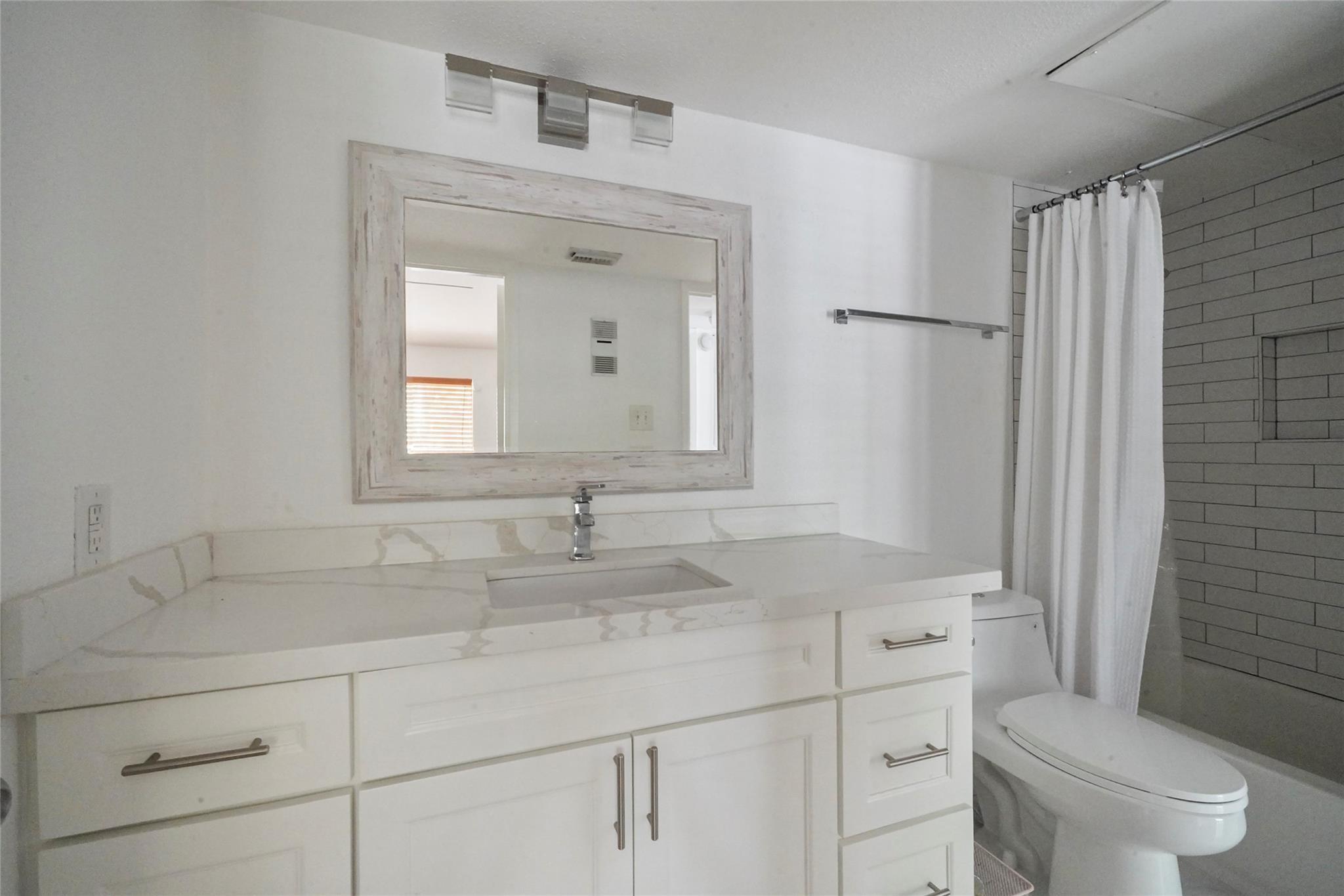 3900 Woodchase Drive # 52