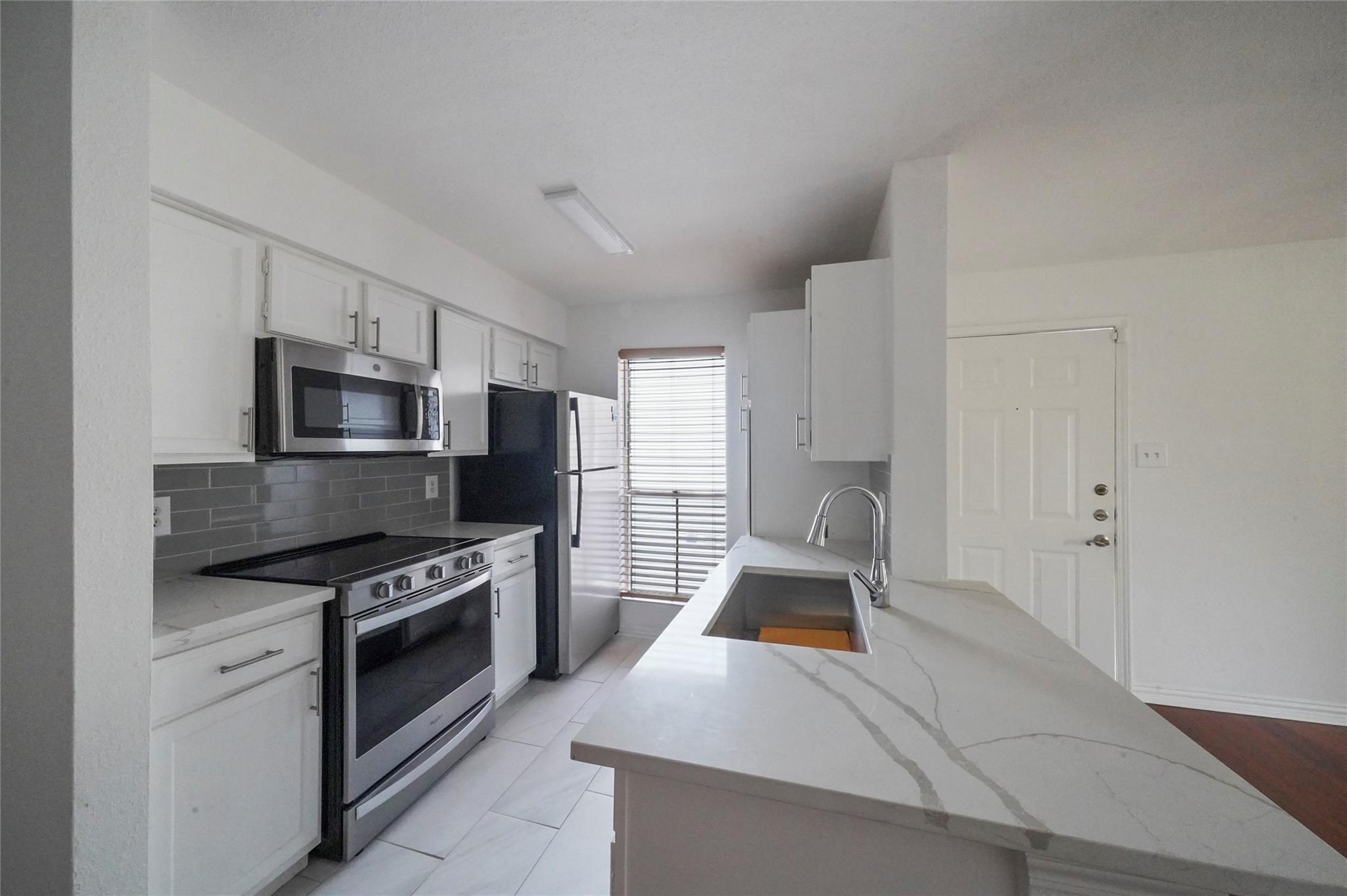 3900 Woodchase Drive # 52