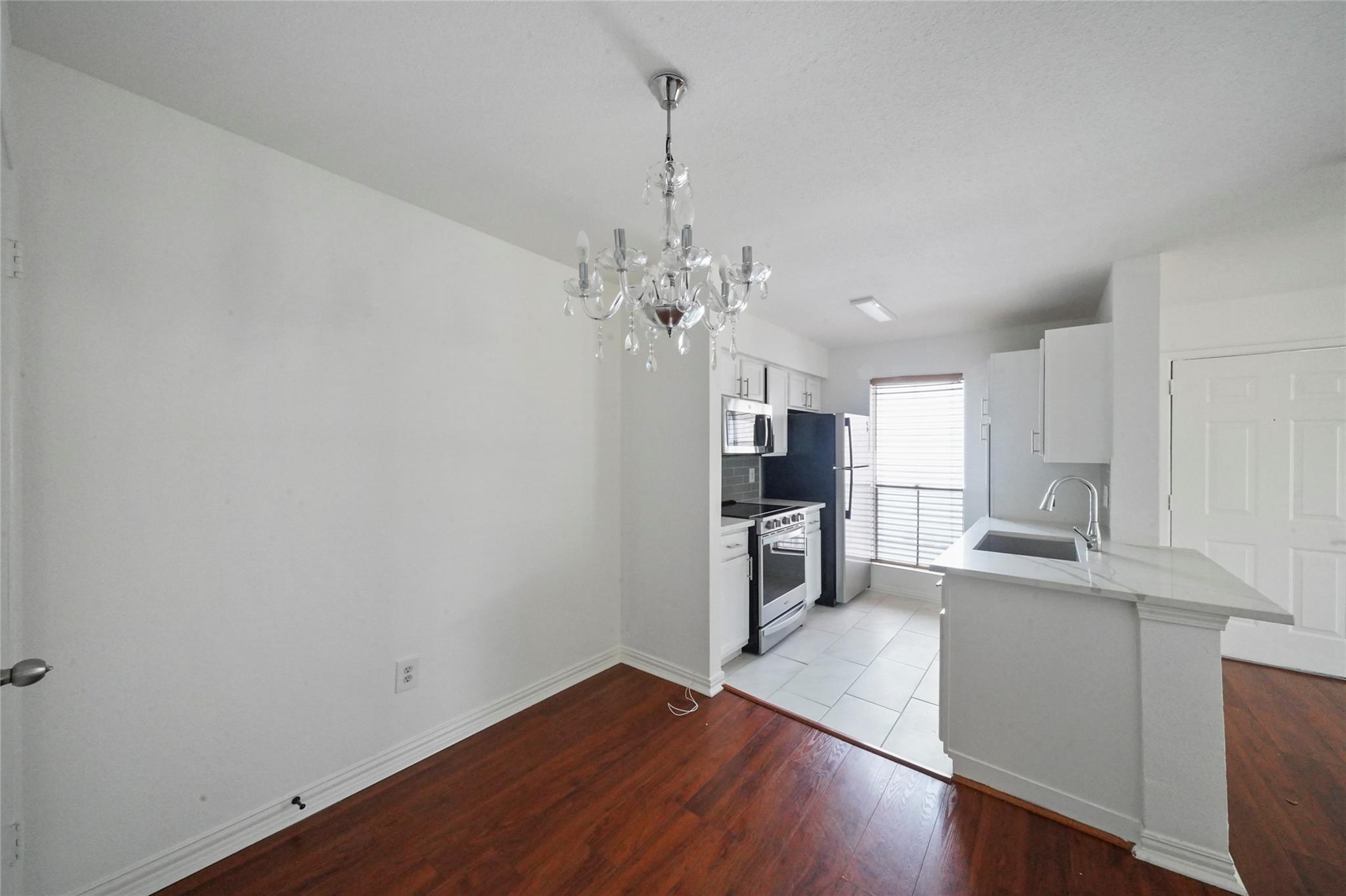 3900 Woodchase Drive # 52
