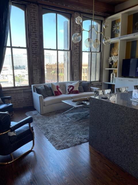 2400 Mechanic Street # 403