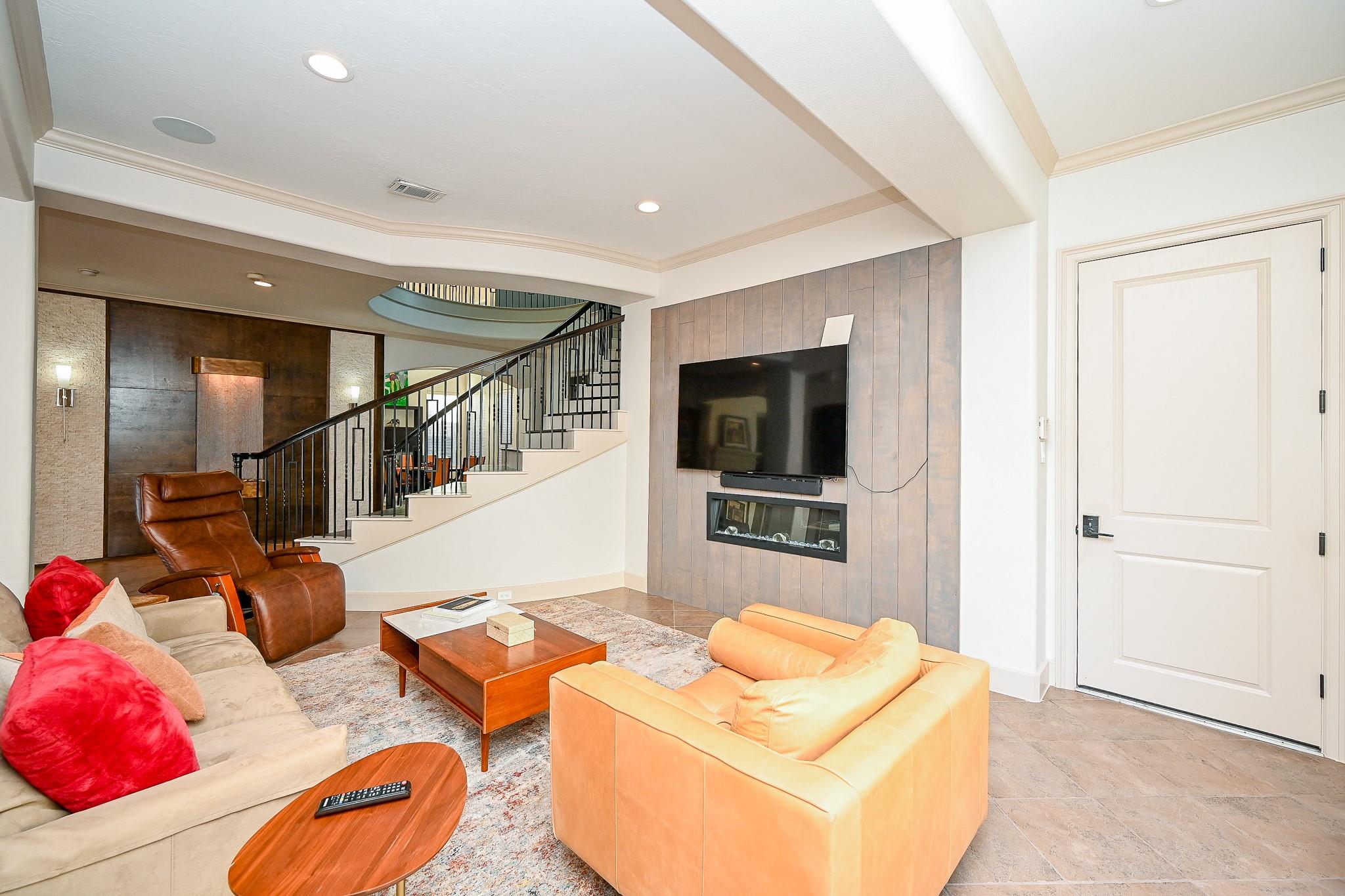 3815 Antibes Lane