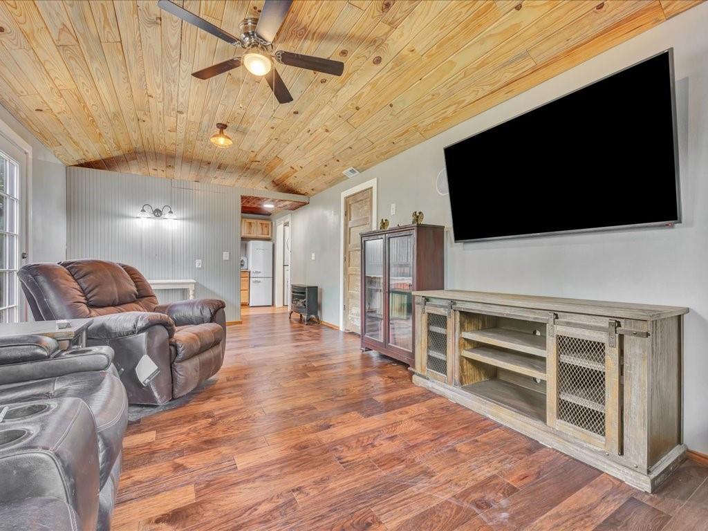 1949 County Road 2717