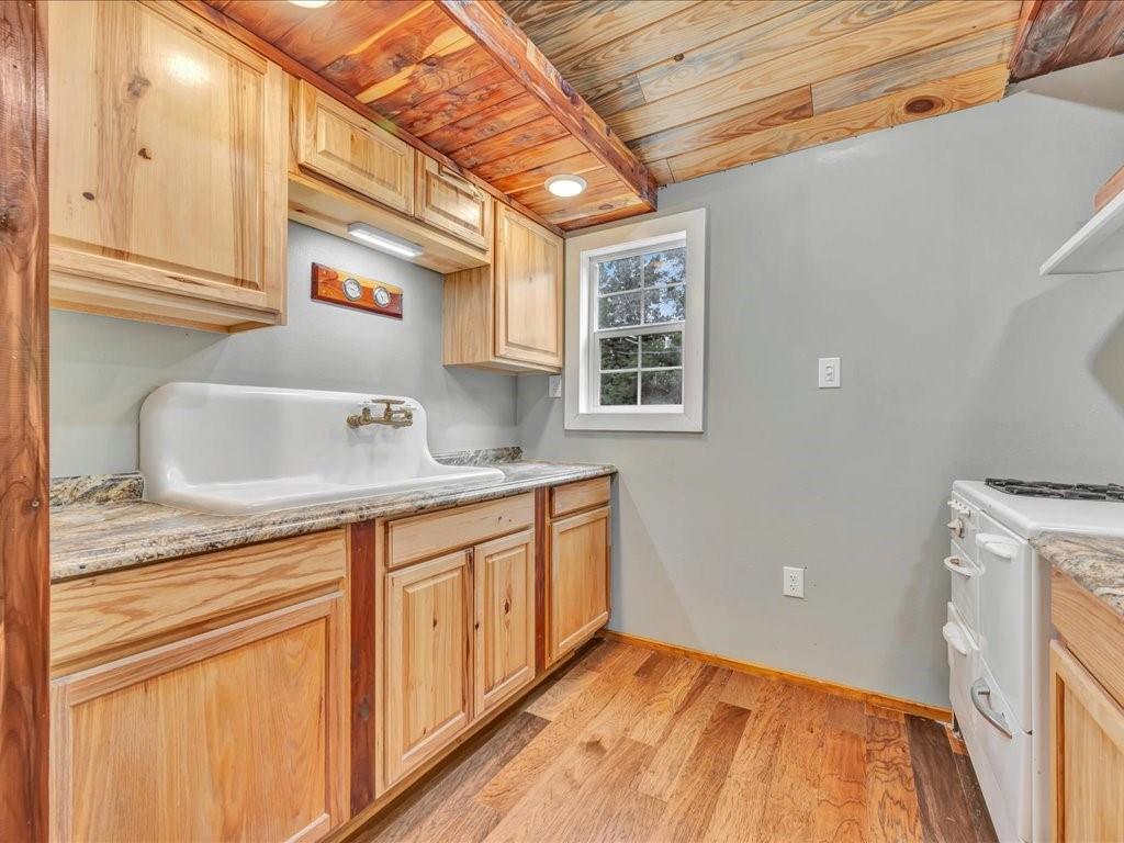 1949 County Road 2717