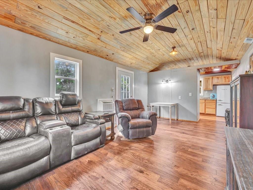 1949 County Road 2717