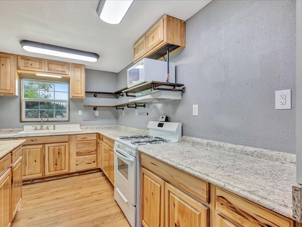 1949 County Road 2717