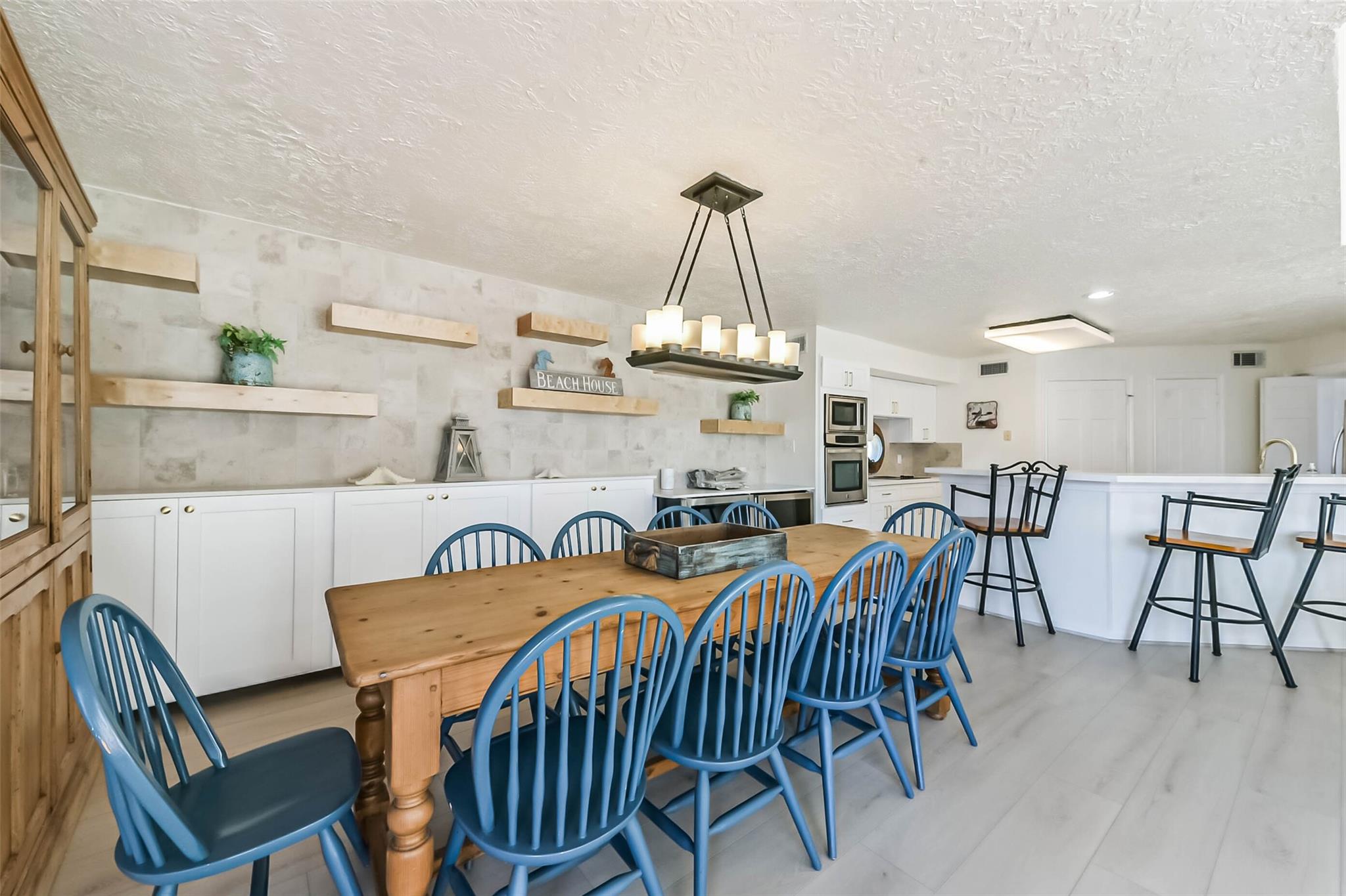 4231 Pelican Lane