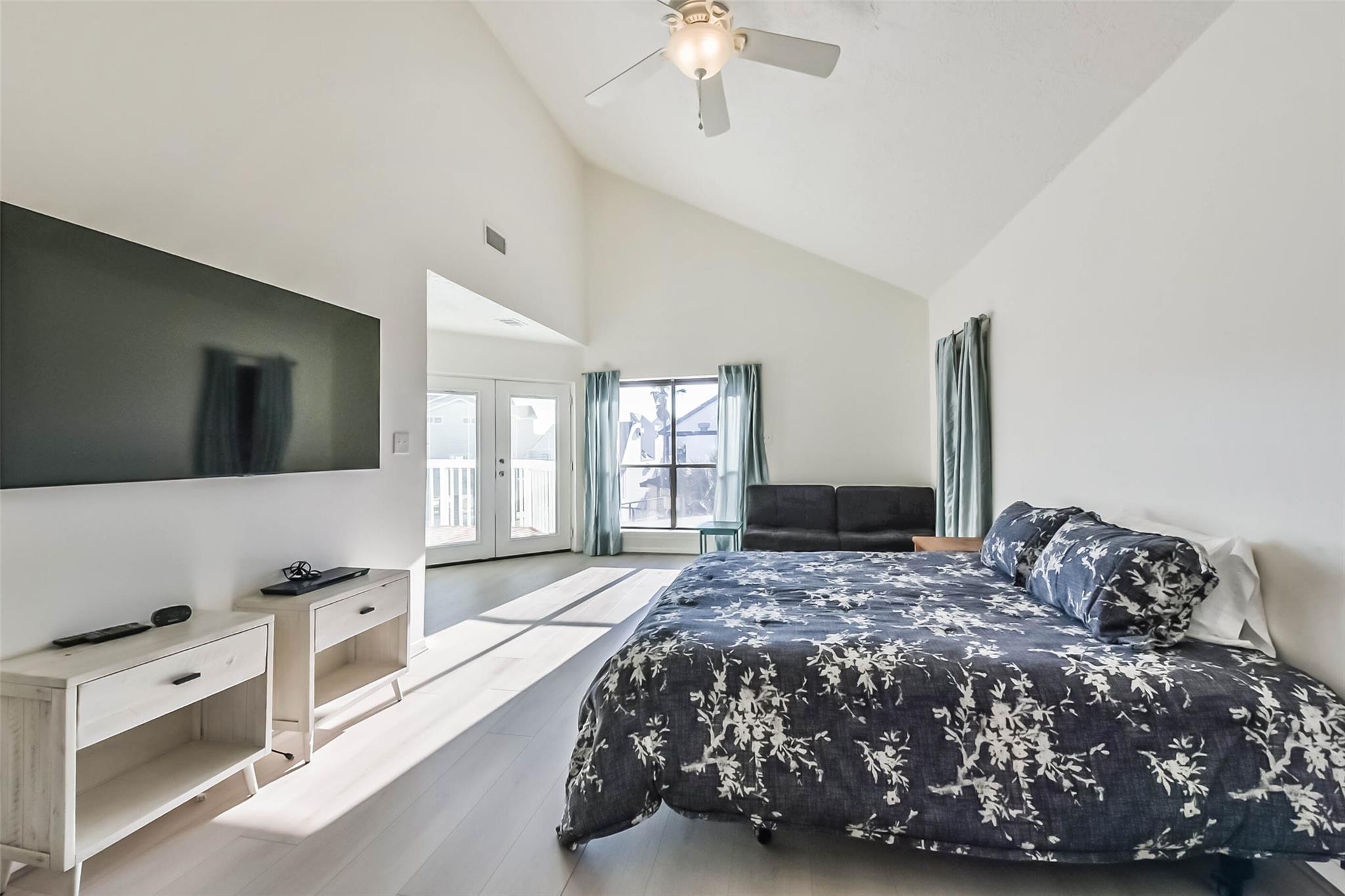 4231 Pelican Lane