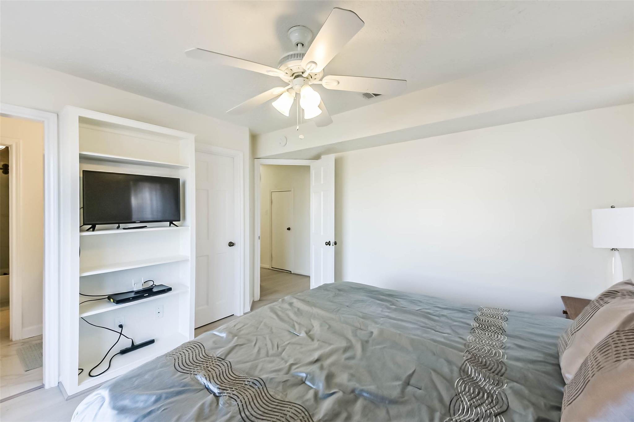 4231 Pelican Lane
