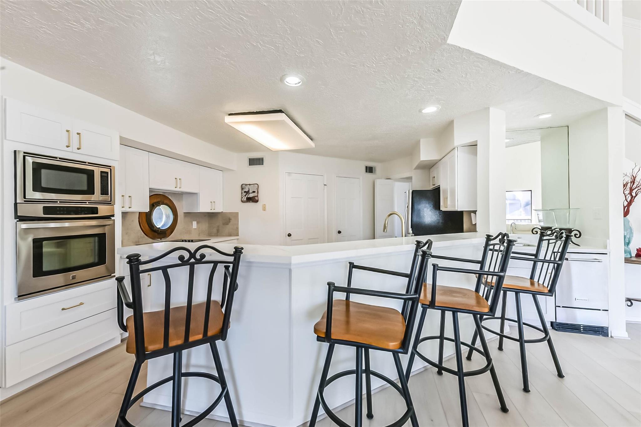 4231 Pelican Lane