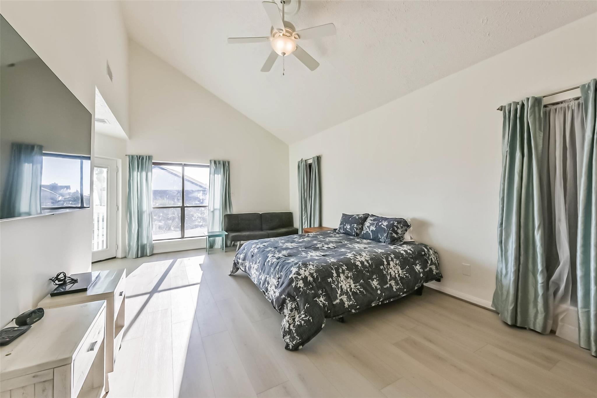 4231 Pelican Lane