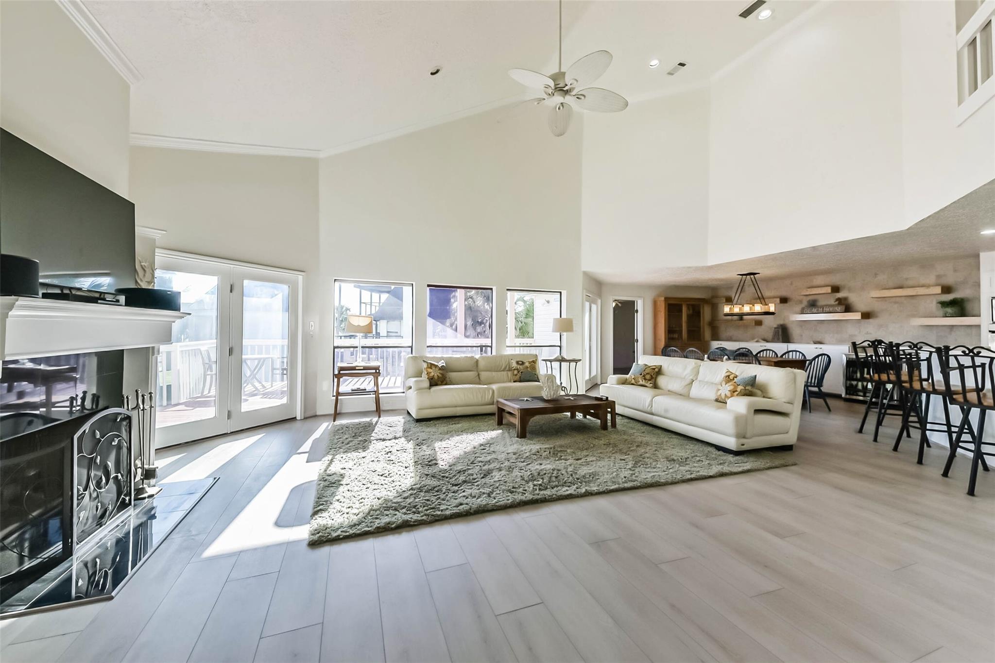 4231 Pelican Lane