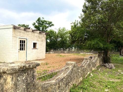 14254 State Highway 16 N