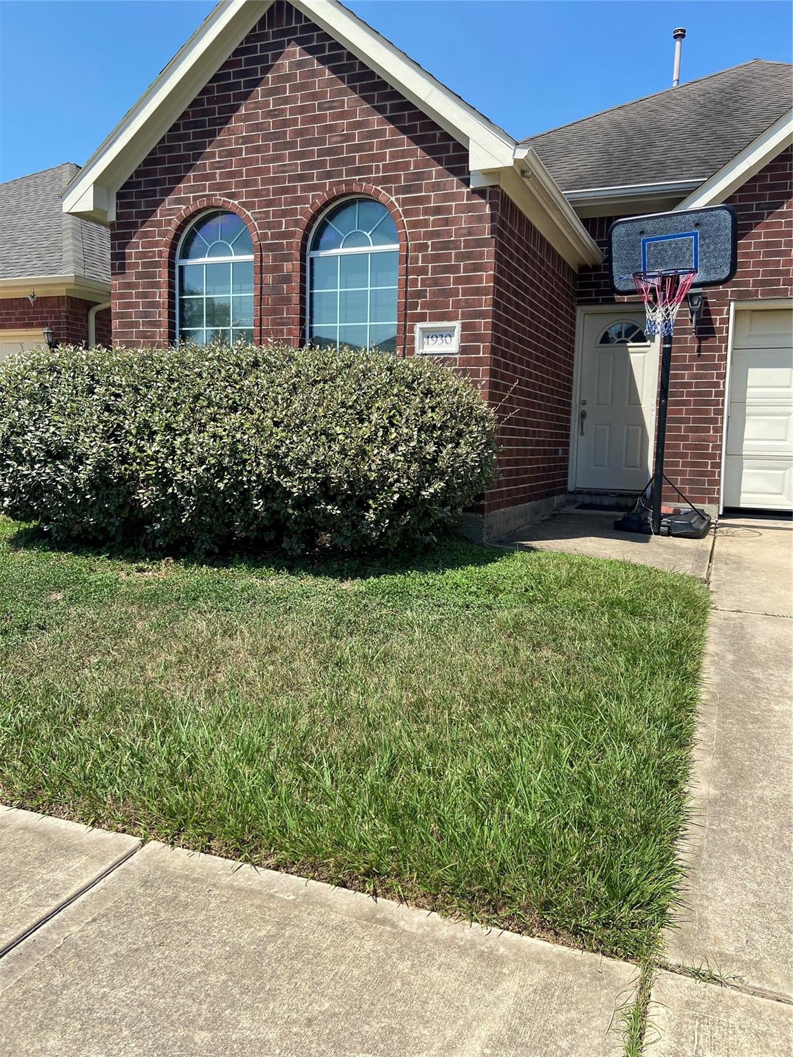 1930 Shady Oaks Court