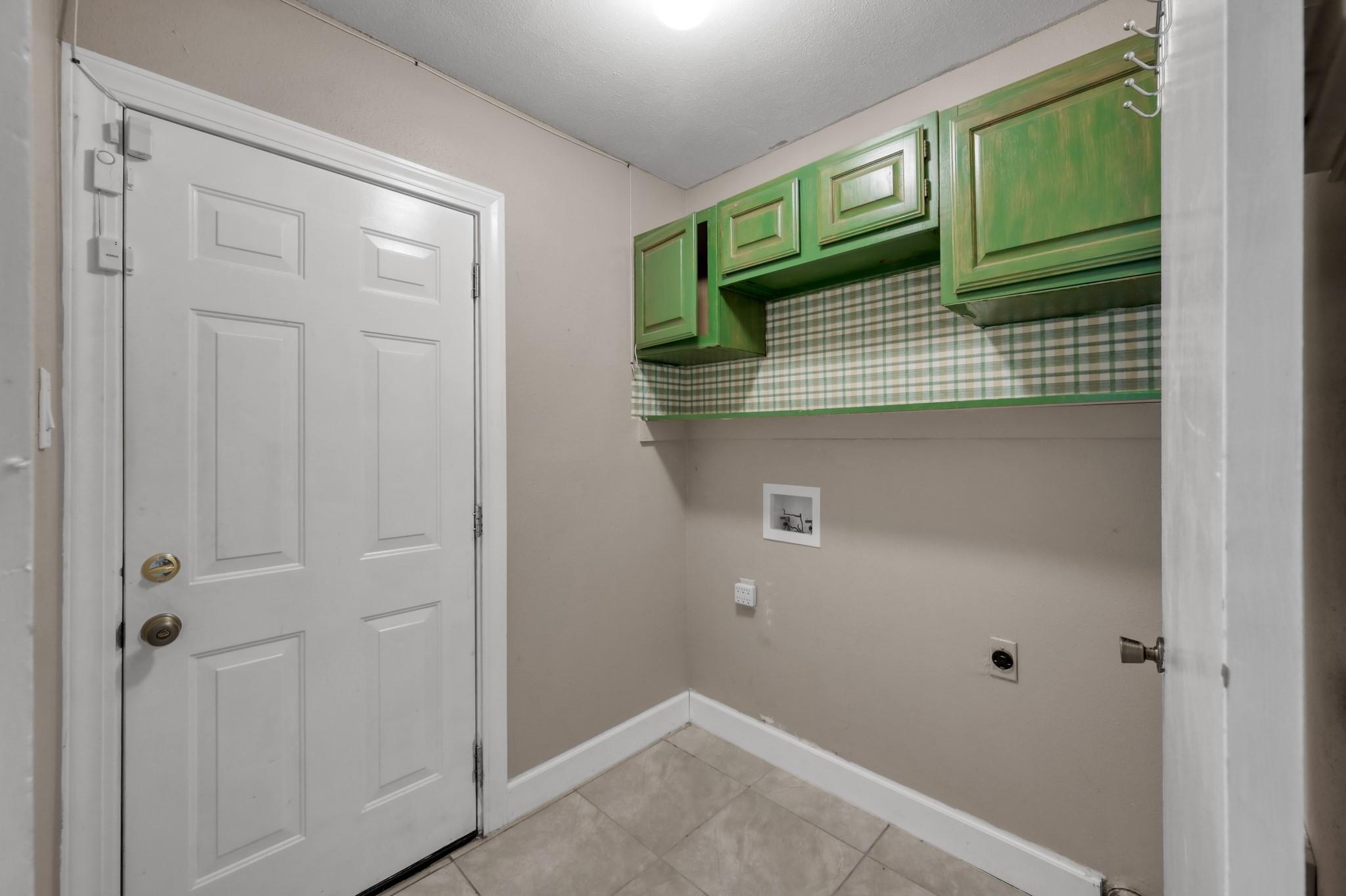 12015 Fallbrook Drive