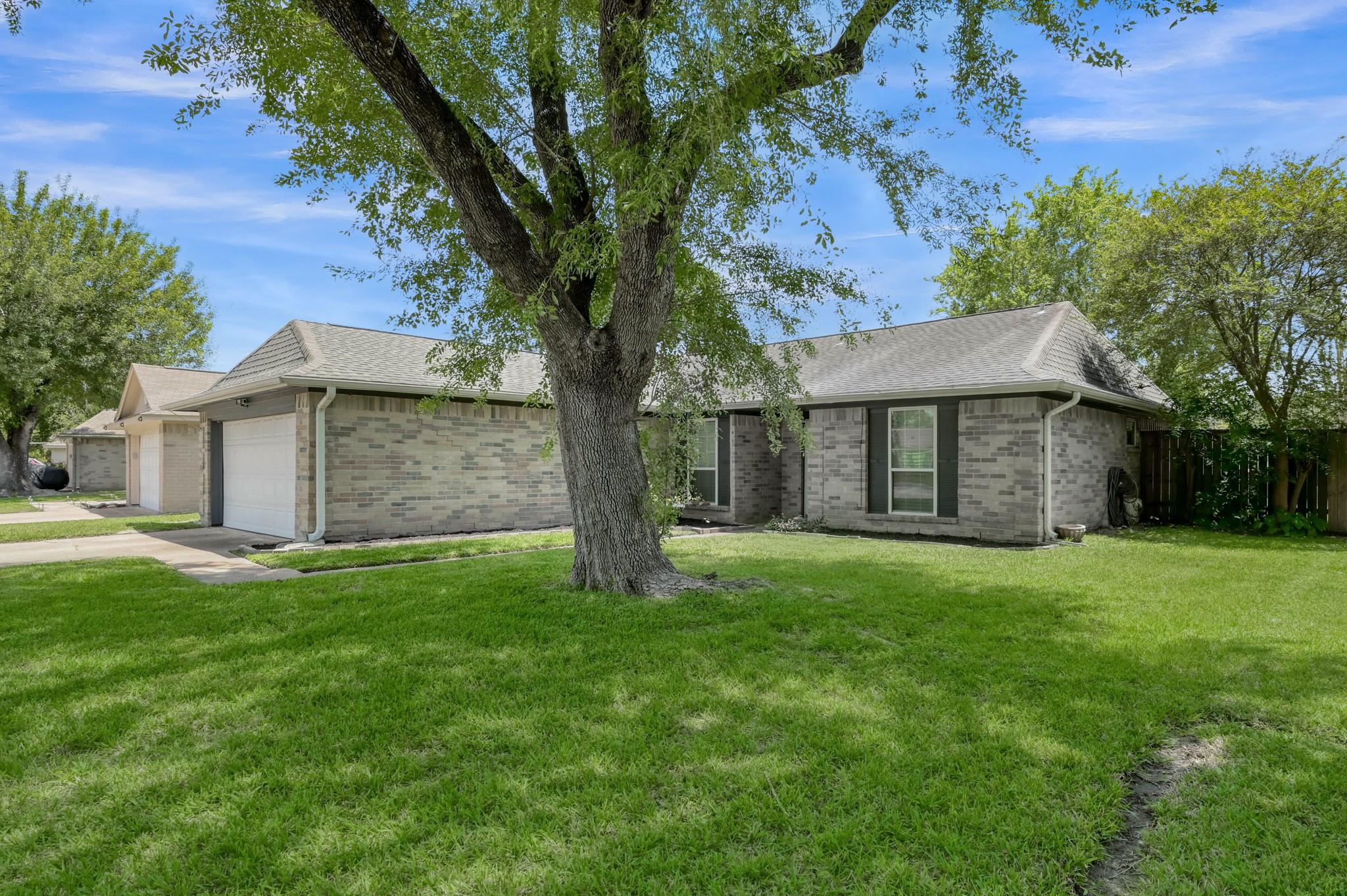 12015 Fallbrook Drive