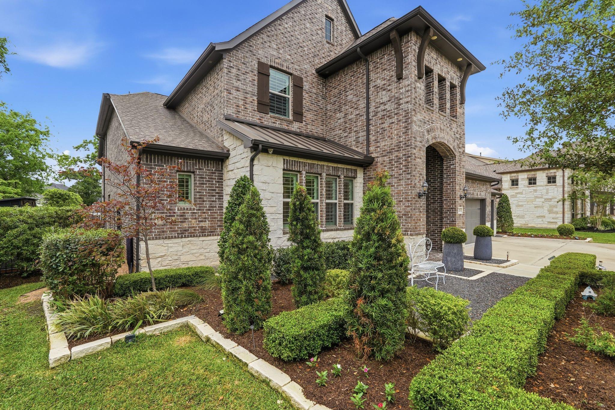 123 N Winter Sunrise Circle