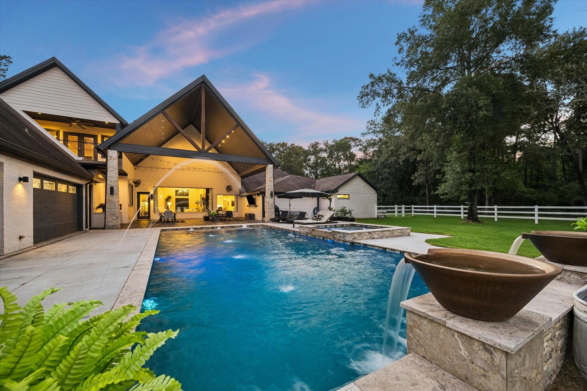 10897 Lake Forest Drive