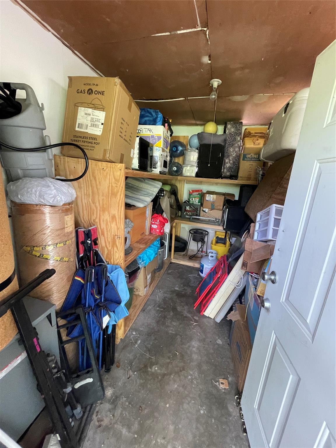 15202 Henry Road