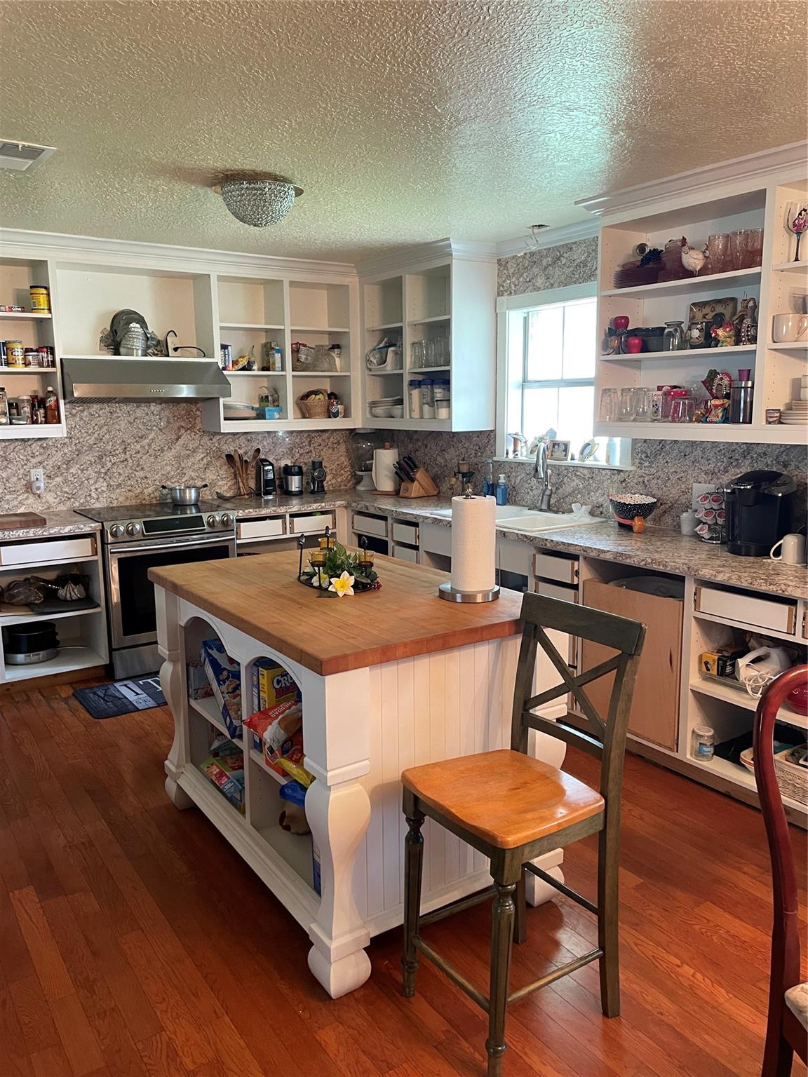 15202 Henry Road