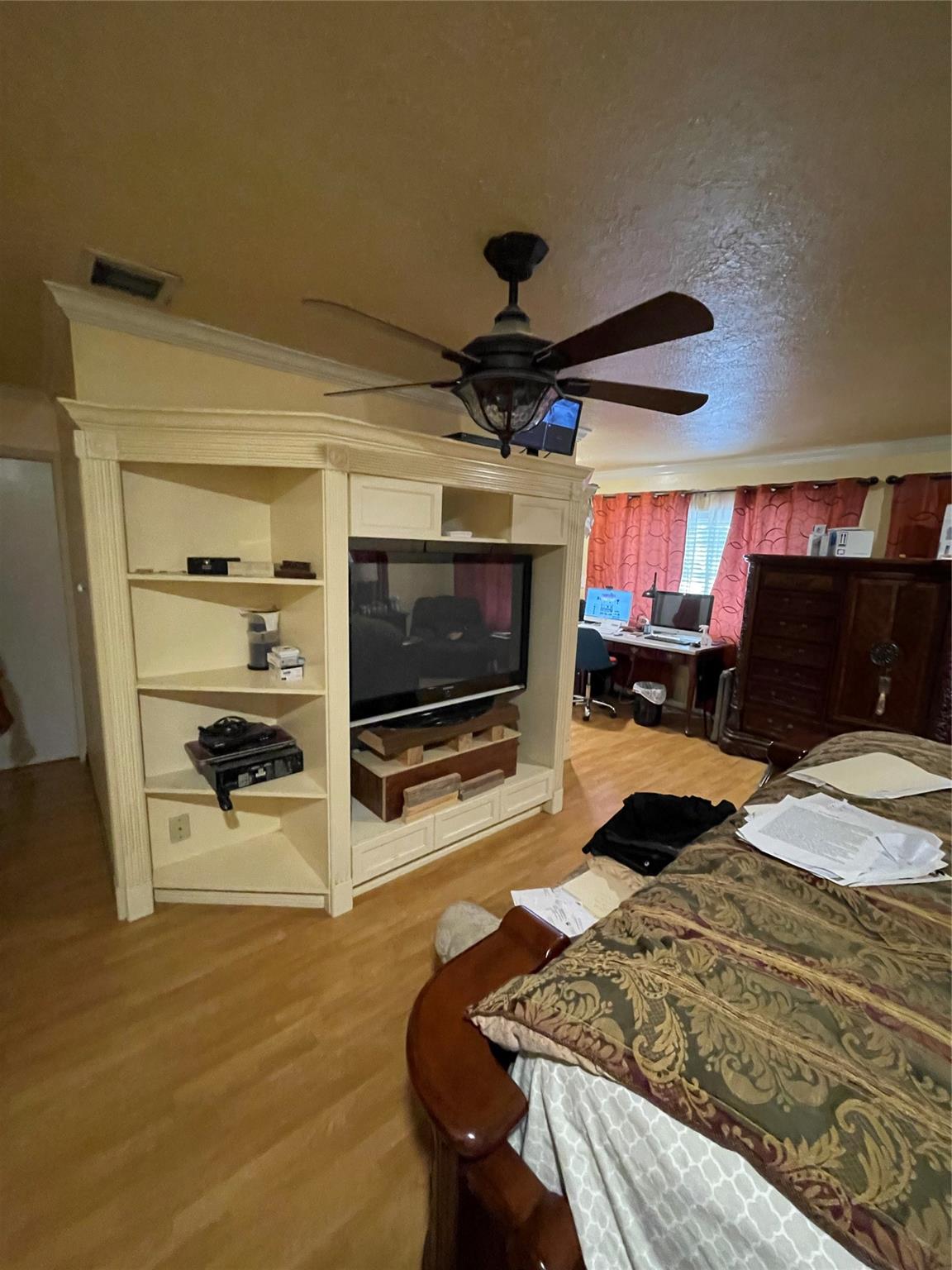 15202 Henry Road