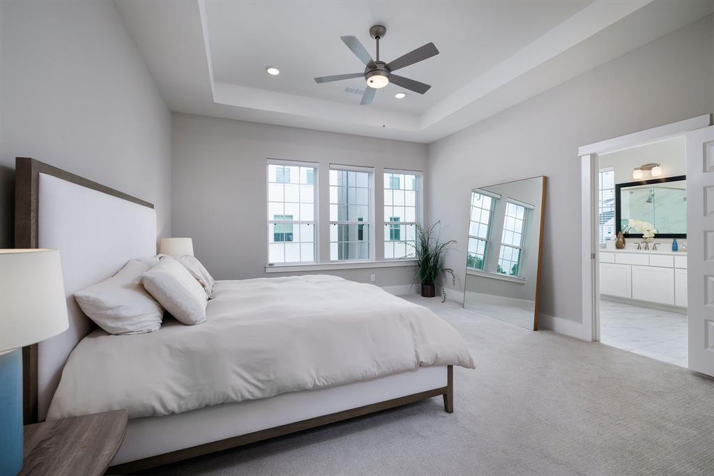 3204 Ridgeway Valley Lane