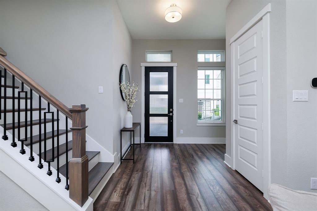 3204 Ridgeway Valley Lane