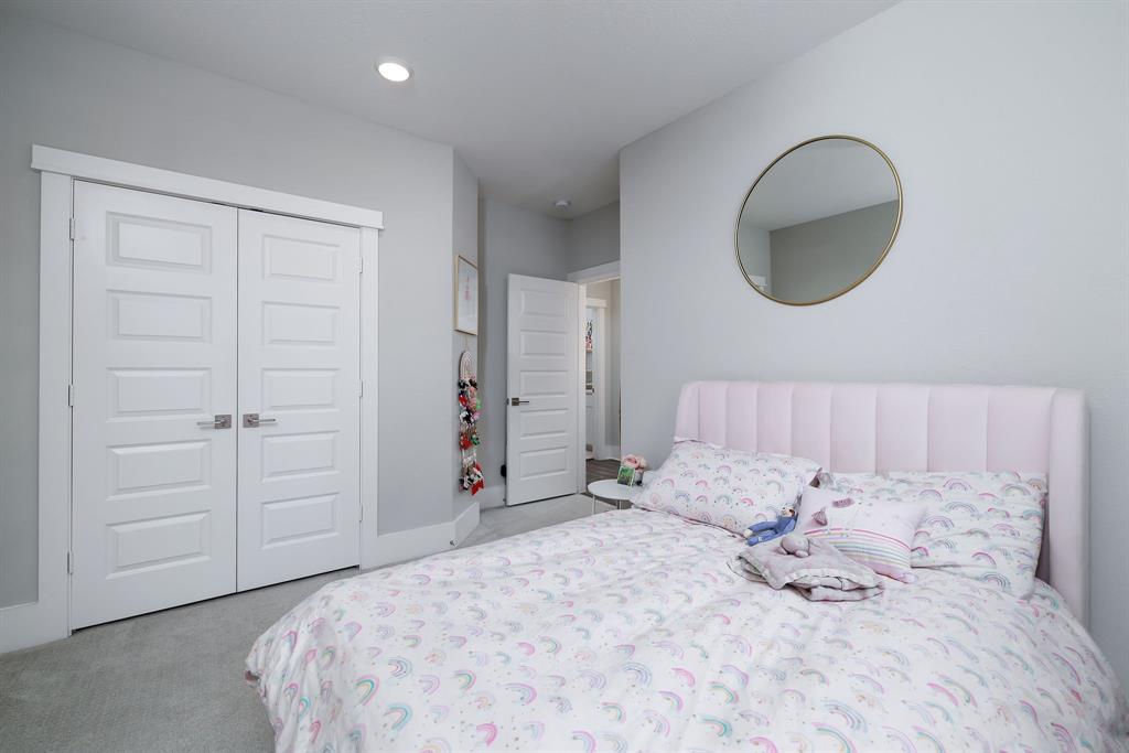 3204 Ridgeway Valley Lane