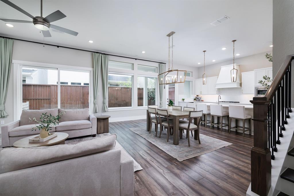 3204 Ridgeway Valley Lane