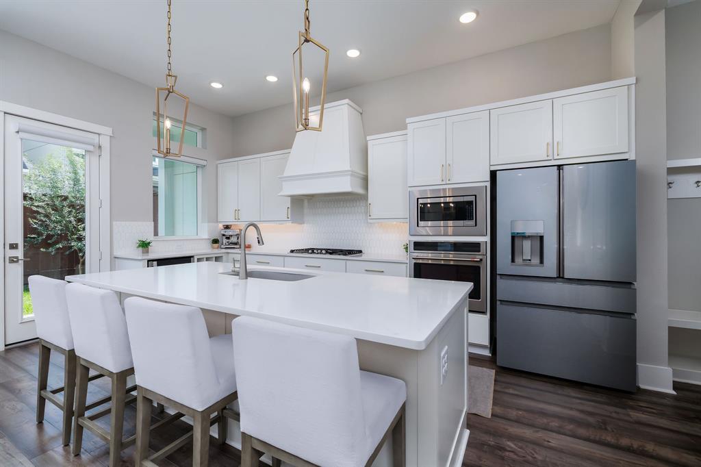 3204 Ridgeway Valley Lane
