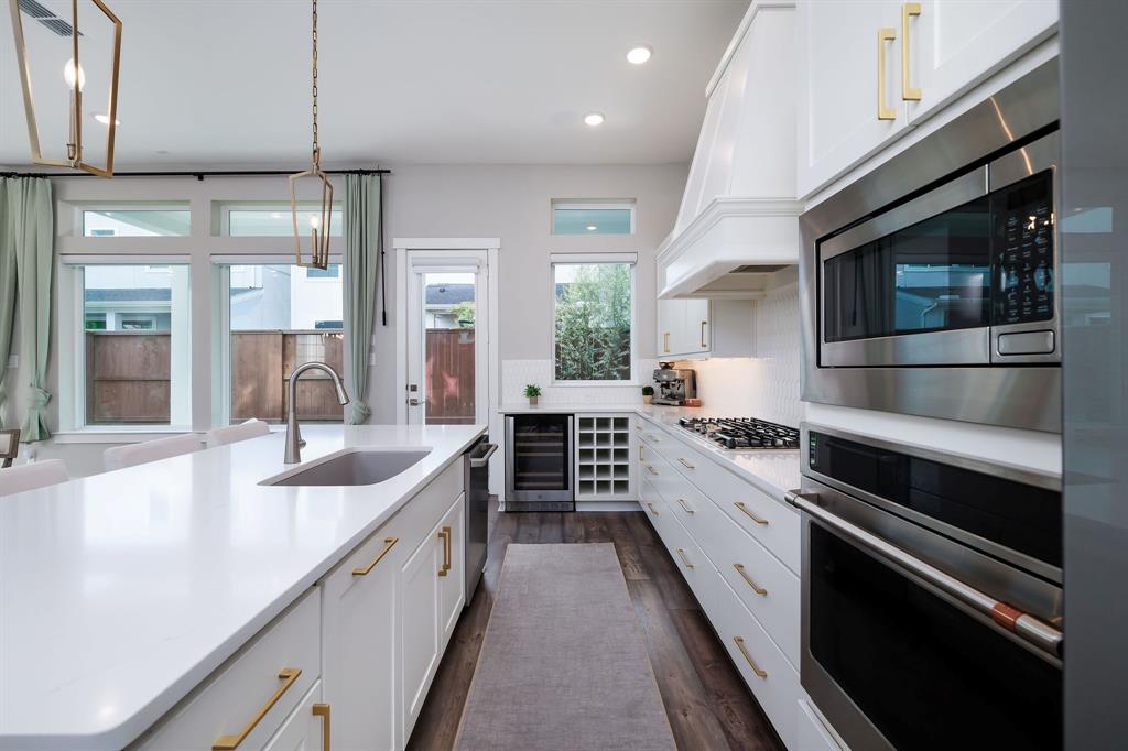 3204 Ridgeway Valley Lane