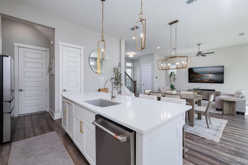 3204 Ridgeway Valley Lane