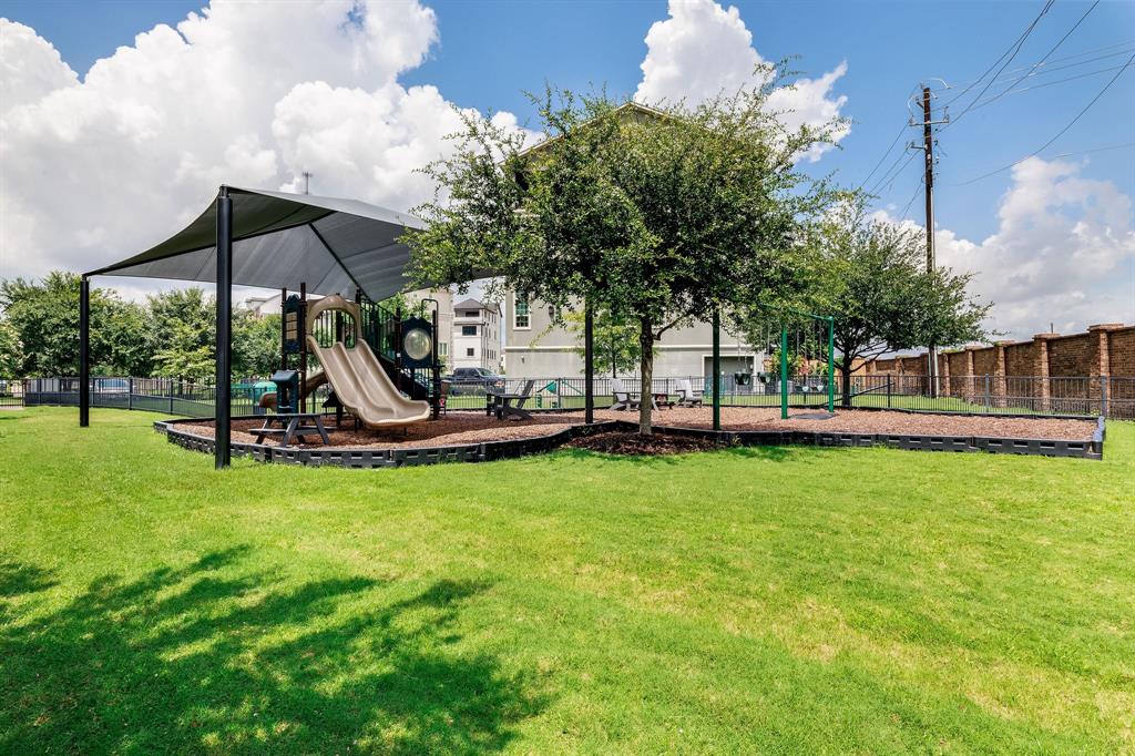 3204 Ridgeway Valley Lane