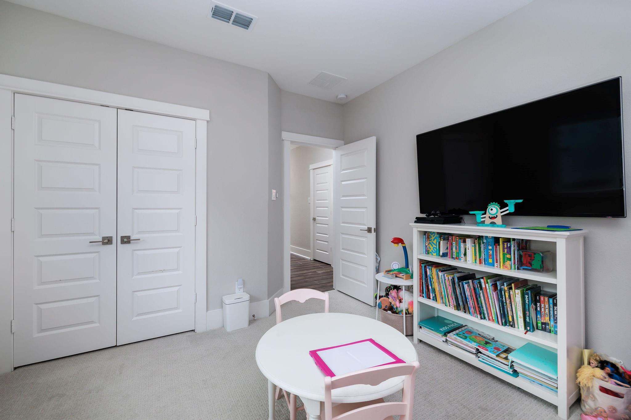 3204 Ridgeway Valley Lane