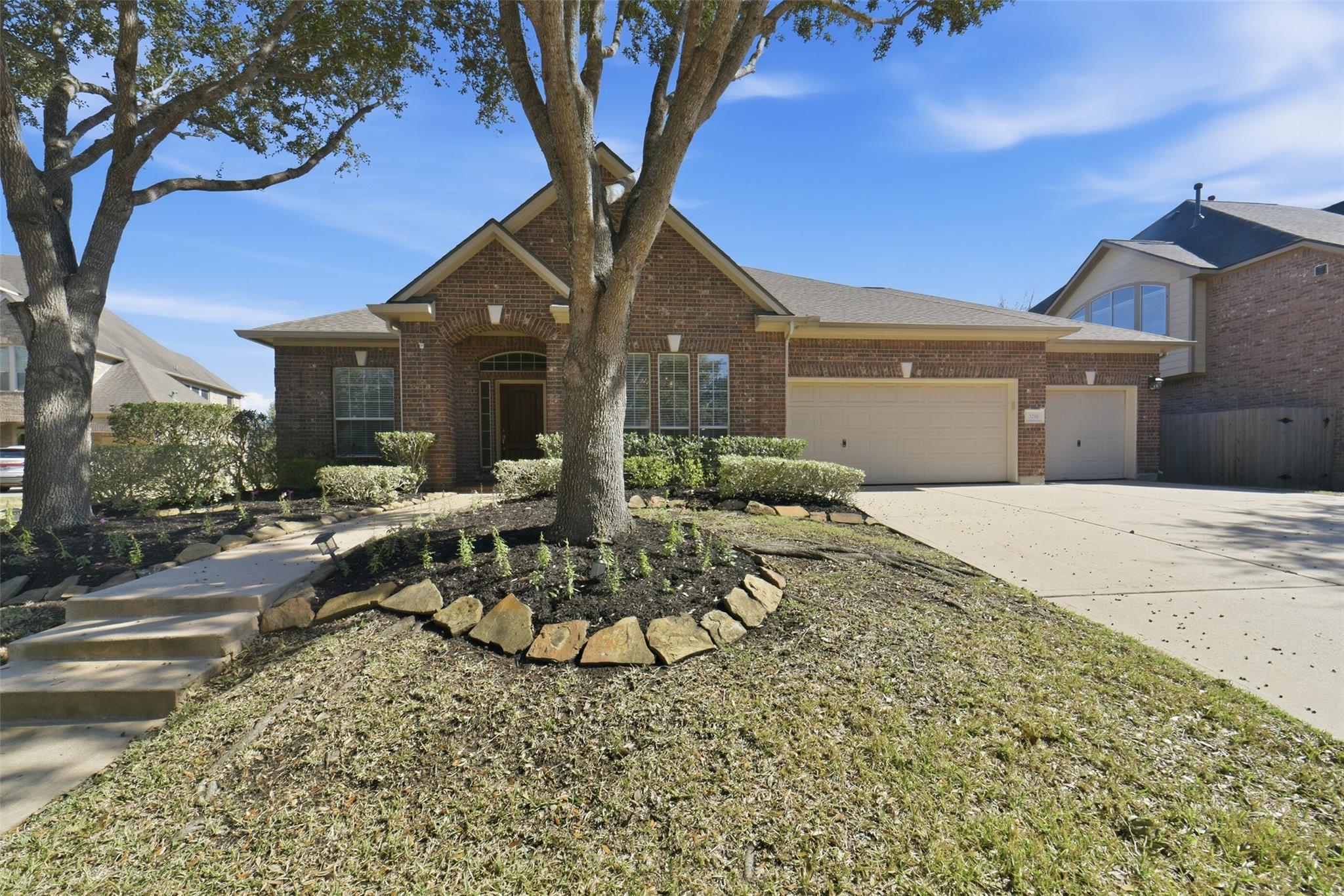 3218 Round Meadow Lane