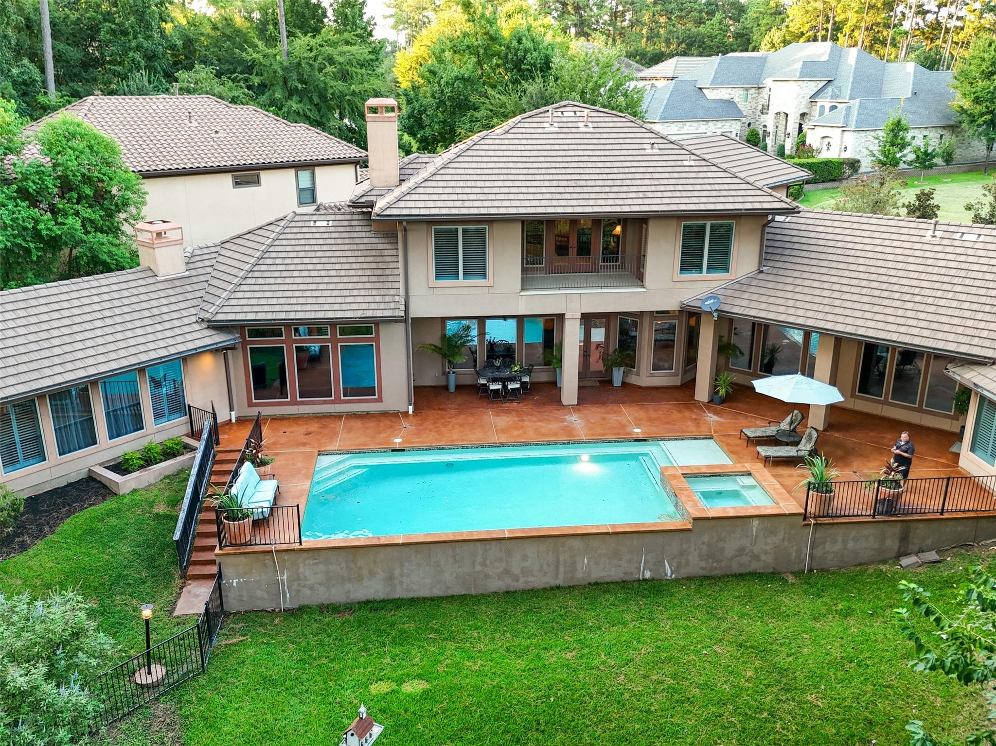 102 Ridge Lake Lane