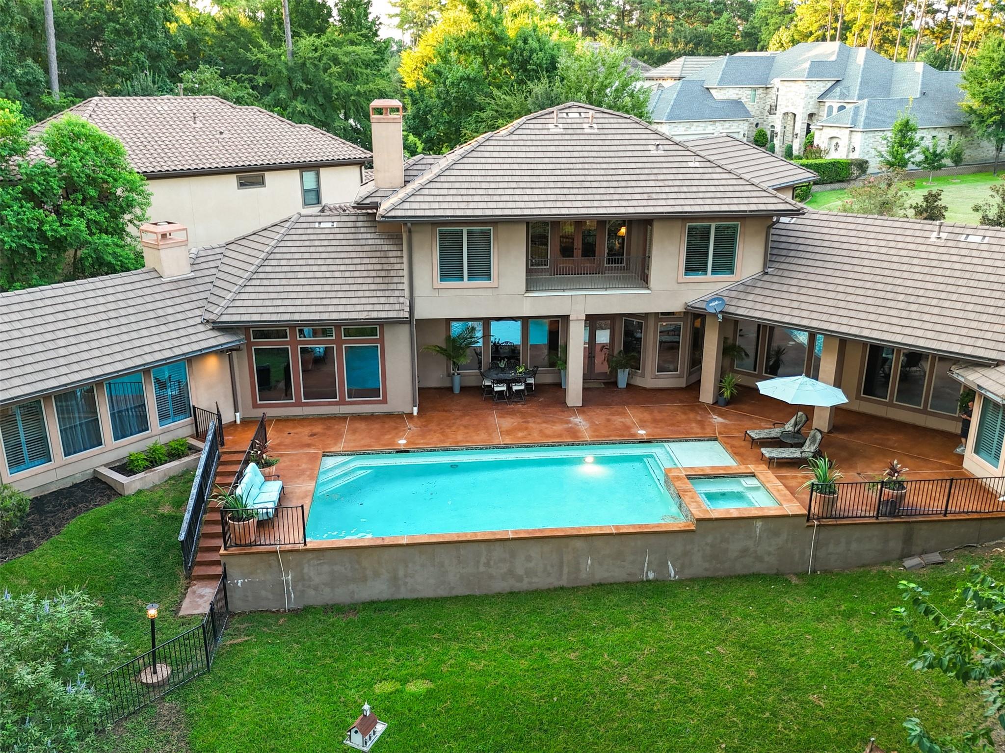 102 Ridge Lake Lane